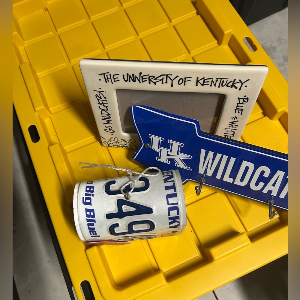 University of Ky bundle, picture frame, birdhouse, and key holder